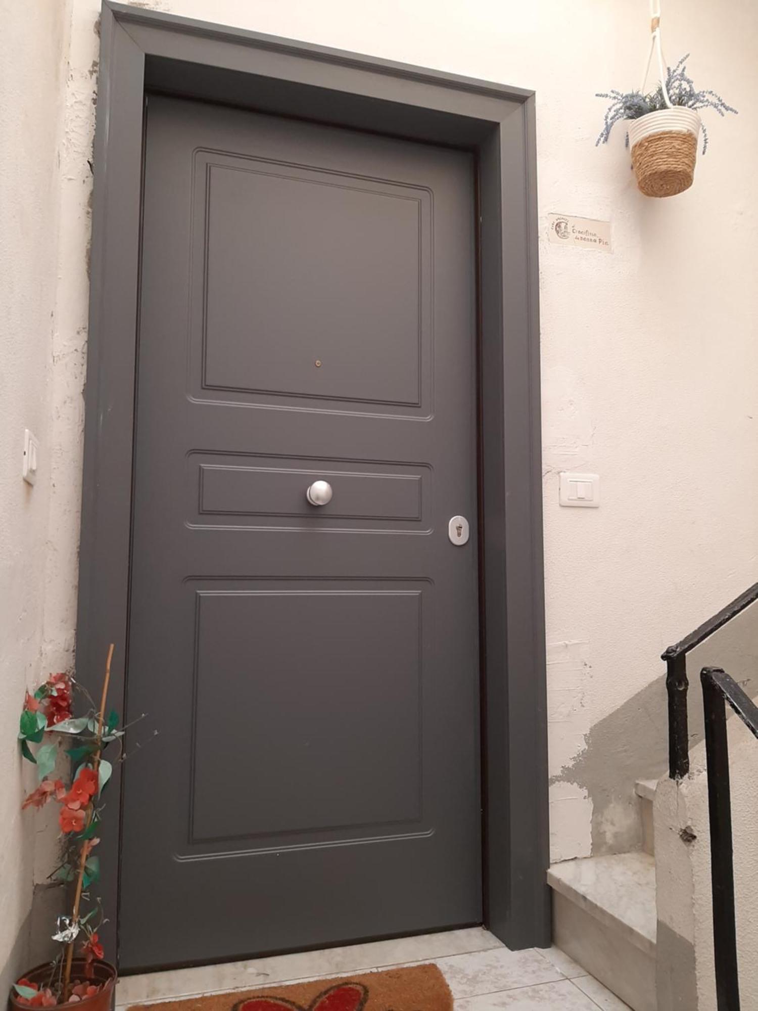 Al Crocifisso...Da Nonna Pia Appartement Salerno Buitenkant foto